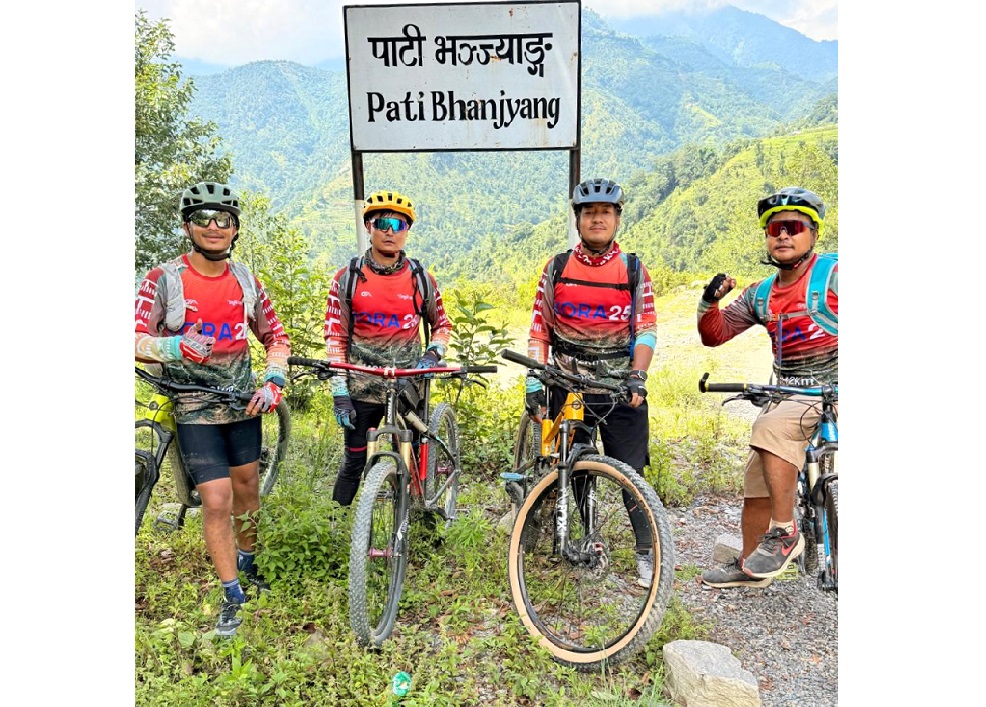  पाँच युवाको १४२ किमी साइकल यात्रा 