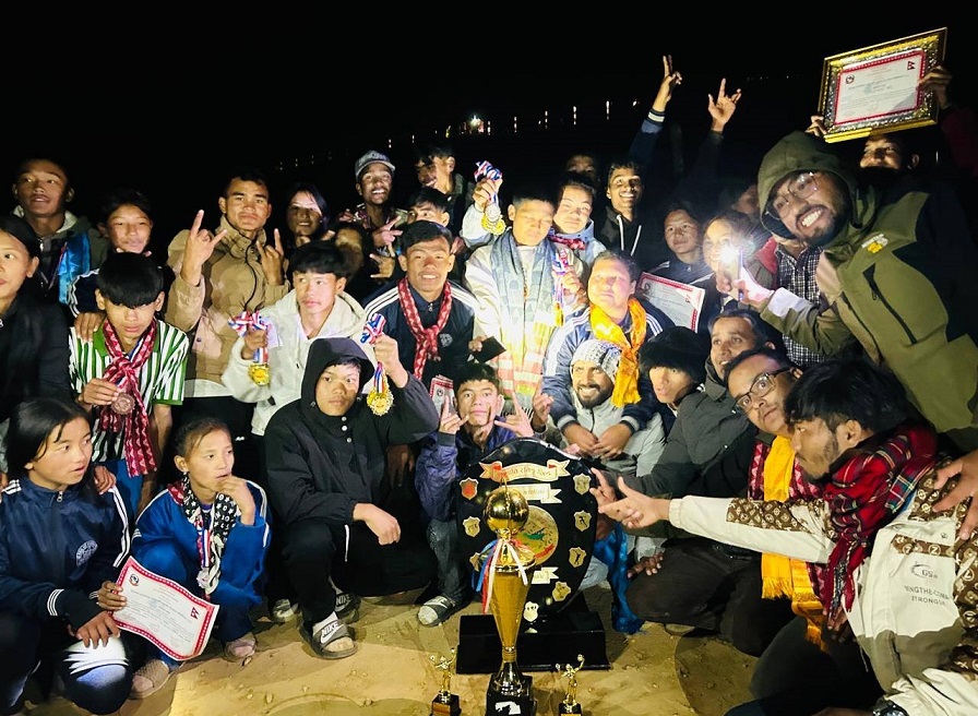 राष्ट्रपति रनिङ सिल्ड ऐँसेलुभूमेलाई