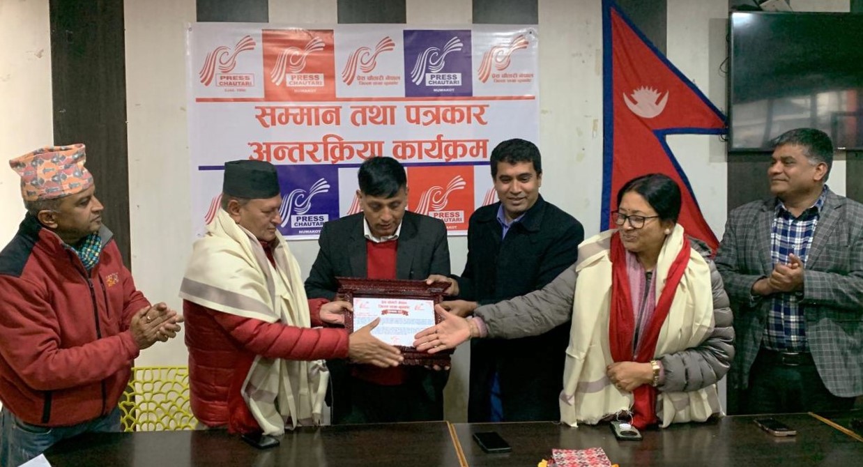 एमाले केन्द्रीय सदस्यमा निर्वाचित पाण्डे र ढुंगानालाई जिल्लामा सम्मान पत्रकार र पत्रकारिता टिकाउन माग