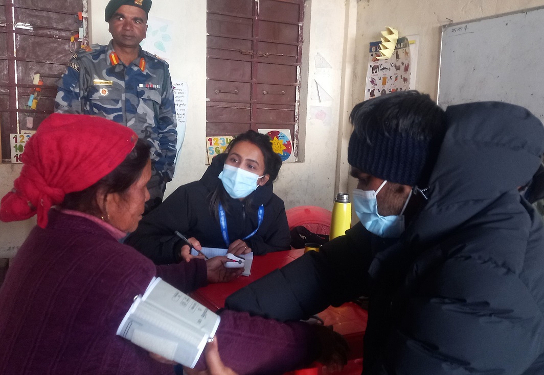 स्वास्थ्य शिविरमा ४१ जनाको परीक्षण