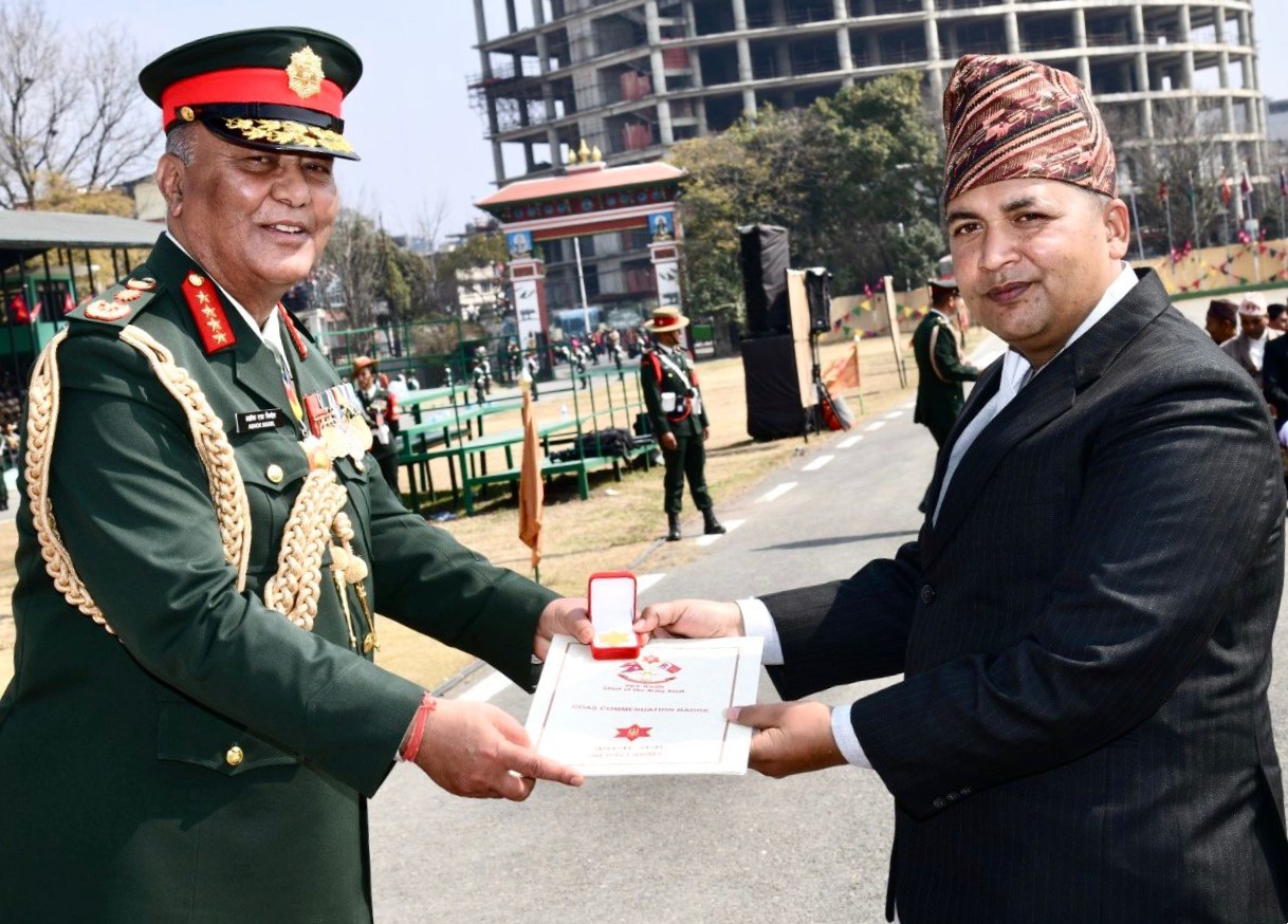 प्रधानसेनापति प्रशंसा निशानबाट नुवाकोटका रिजाल सम्मानित
