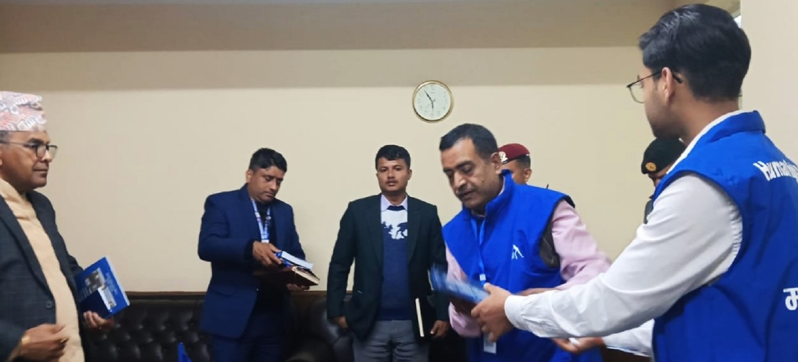 रसुवा र नुवाकोटमा इन्सेक पर्यवेक्षक टोलीद्वारा निर्वाचन पूर्वअनुगमन