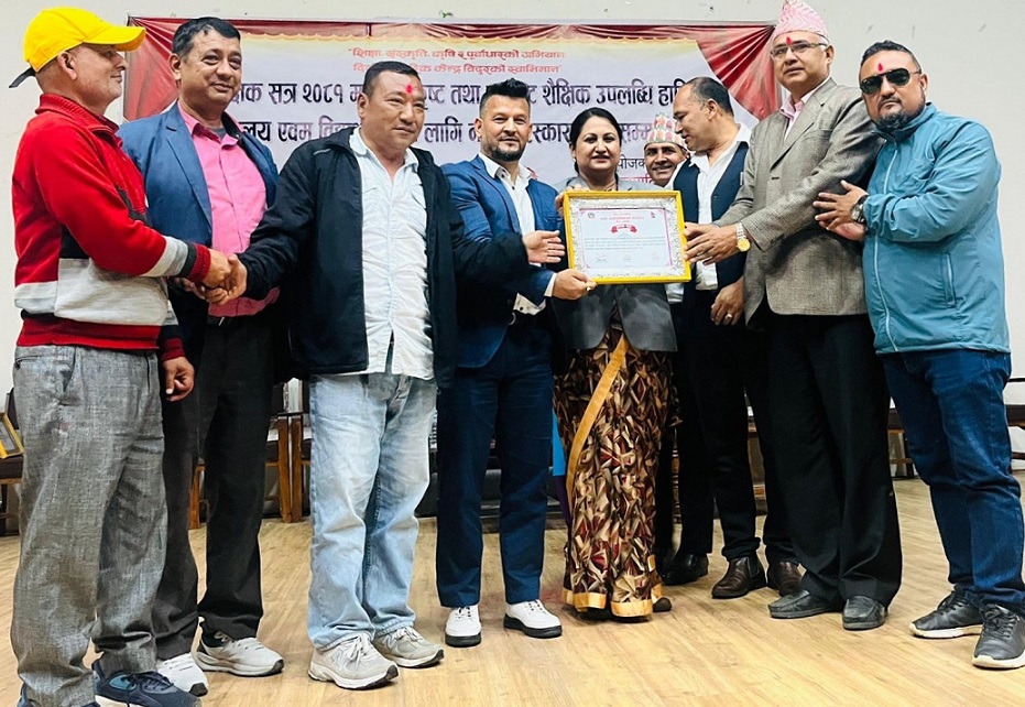 विनपाबाट ३७ विद्यालय र २०१ विद्यार्थी पुरस्कृत