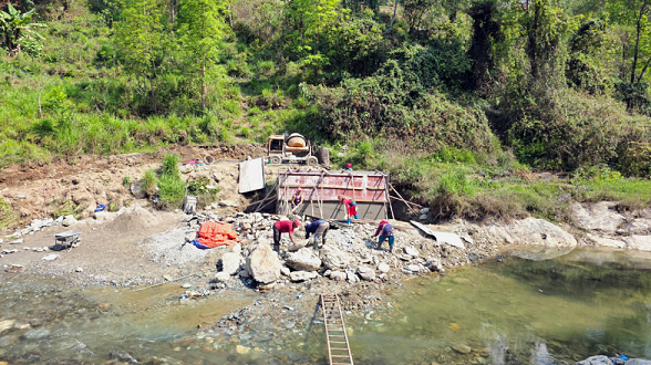 थोपल खोलामा झोलुङ्गे पुल बनाउन पञ्चायतकालदेखि आश्वासन