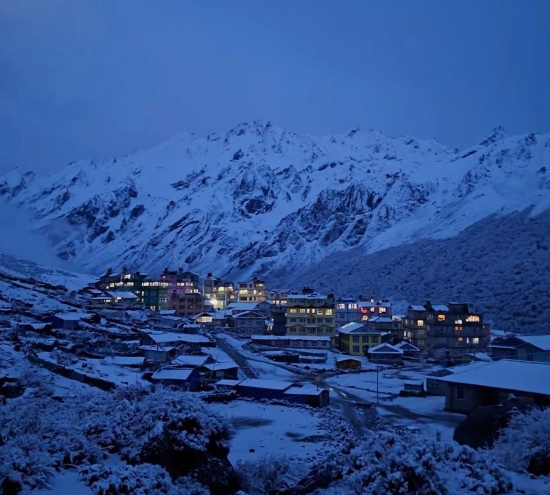 लाङ्टाङ र गोसाईँकुण्ड क्षेत्रमा बिजुली र टेलिकम सेवाबाट पर्यटक र व्यवसायी दङ्ग