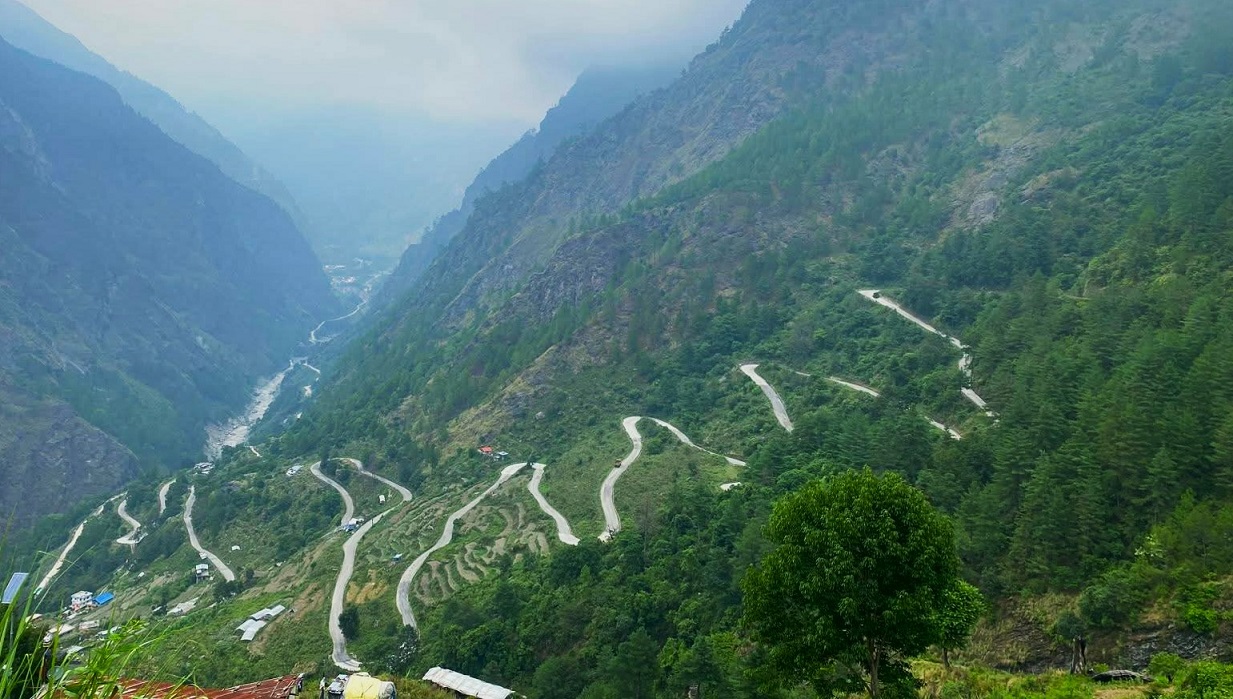 रसुवाका सडकमार्गमा राति सवारी सञ्चालन बन्द