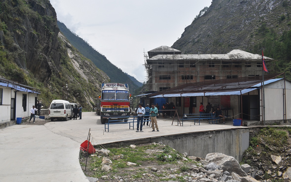 भिरको फेदमा भन्सारको काम
