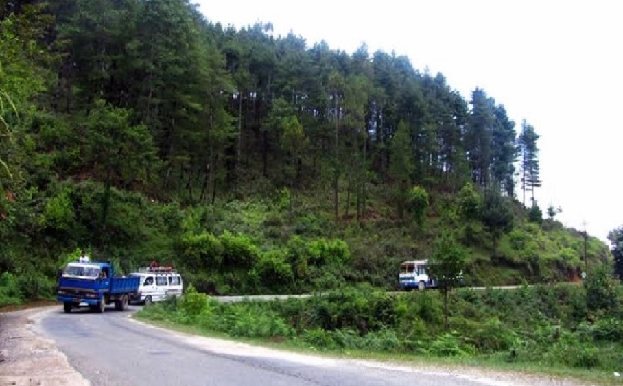 सडक अवरोध खुलाउन सवारीसाधन र जनशक्ति तयारी अवस्थामा