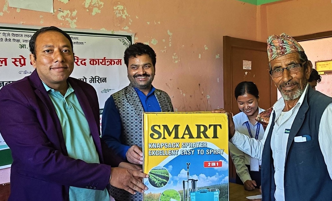 अनुदानमा इलेक्ट्रिक कीटनाशक स्प्रे मेसिन वितरण