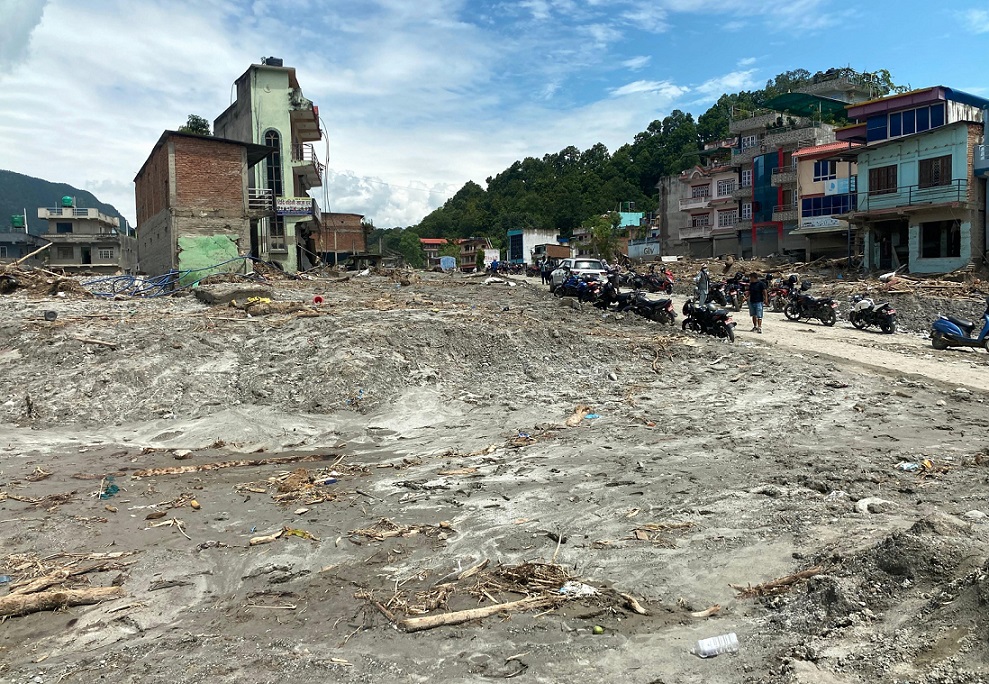 बाढीबाट १२ हार्डवेयर व्यवसायमा क्षति, तीन बेपत्ता