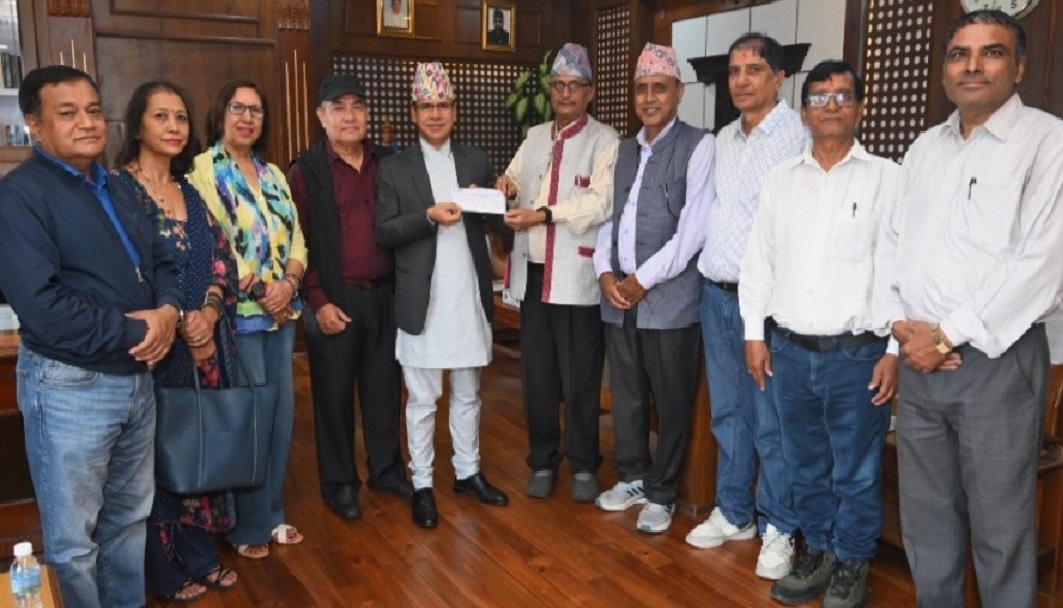 बाढीपीडितका लागि डिप्लोमा इन्जिनियर्स एसोसिएसनको रू.दुई लाख सहयोग