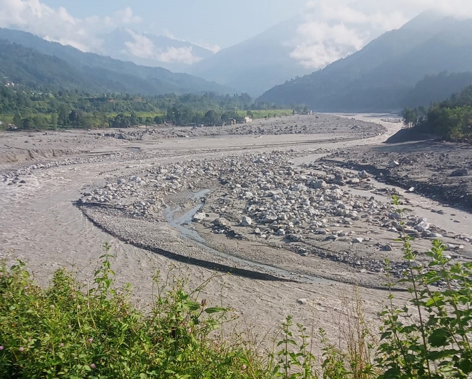 बाढीबाट रसुवा, नुवाकोट, धादिङका अभिभावकविहीन बालबालिकालाई थेचोमा आश्रयस्थल